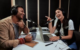 Welche Sprache sollte ein Podcast für Golfplätze haben?