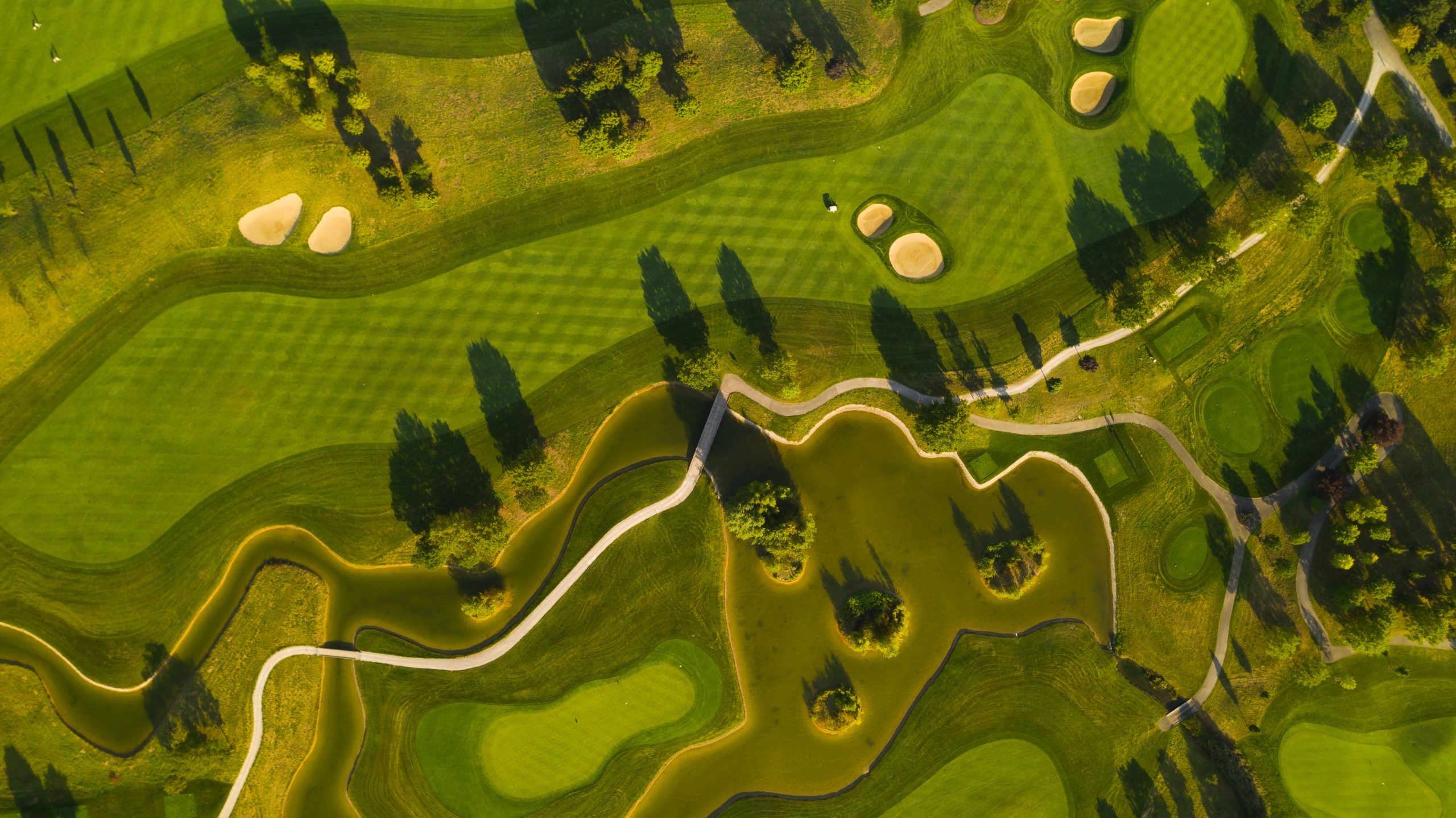 Golfplatz aus der Vogelperspektive
